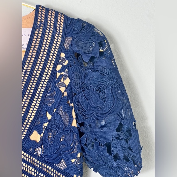 EUC Adelyn Rae Floral Lace Navy V-Neck Short Sleeve
Scalloped Hem Dress Size XS - Picture 11 of 15